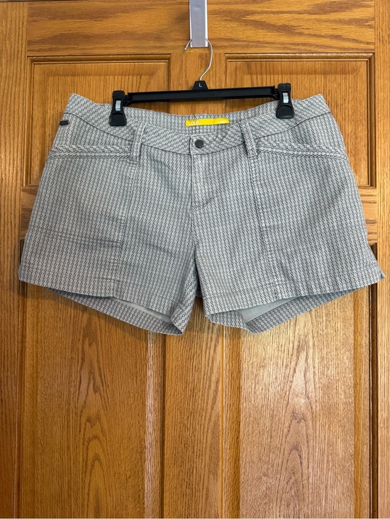 Lole Pants - Lole Women’s Gray Patterned Athletic Shorts 17” Waist 4” Inseam EUC size 12